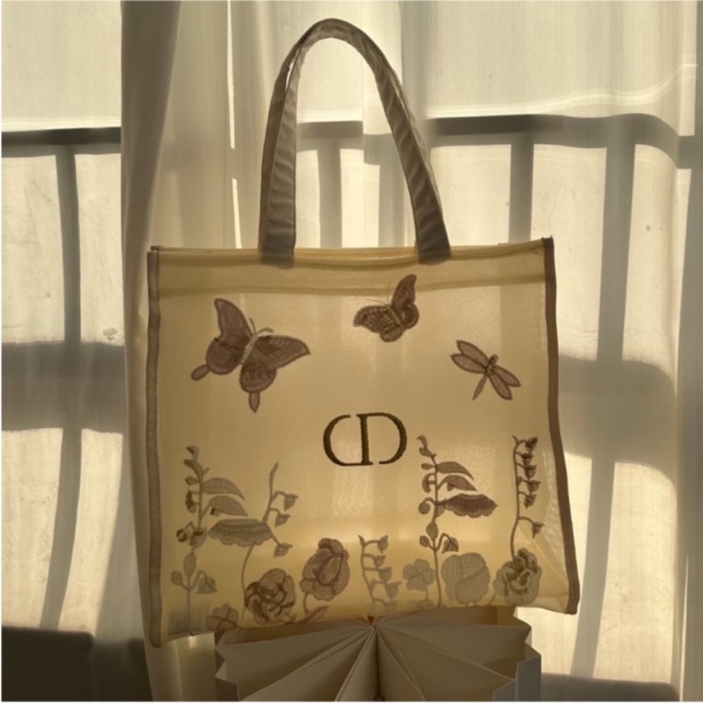 Dior gift Mesh Embroidered Tote - Picture 4 of 10